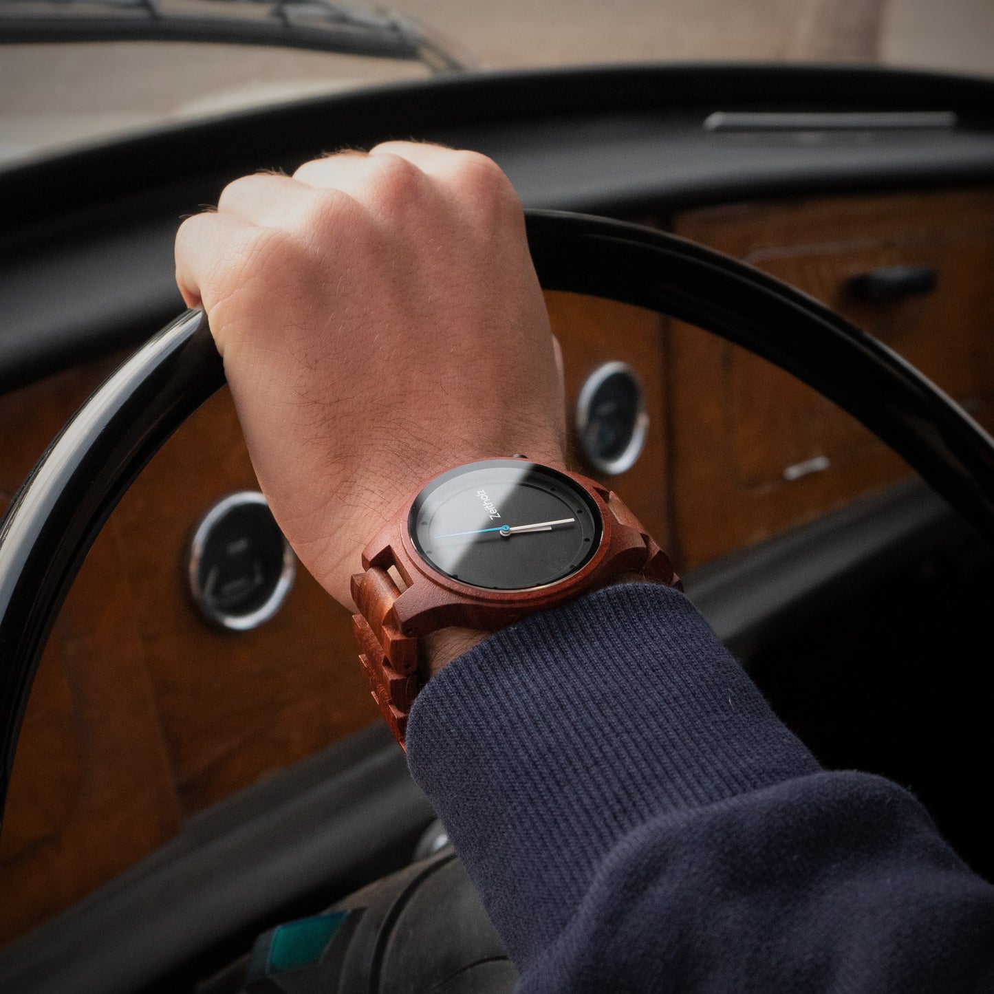 Wooden wristwatch Stolpen 42mm - sandalwood
