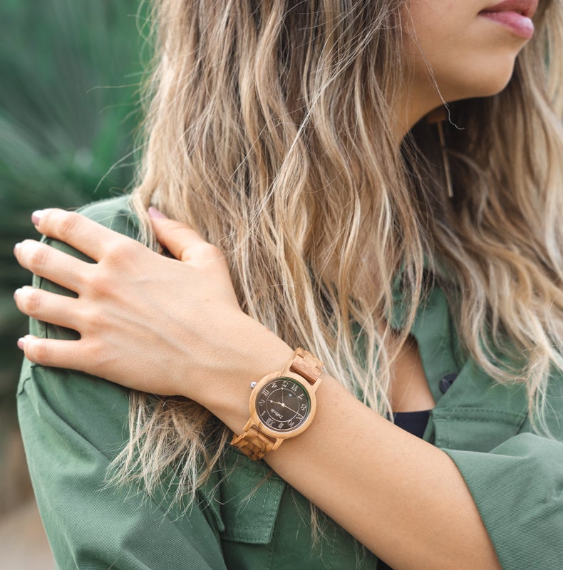 Wooden wristwatch Wolkenstein - olive wood