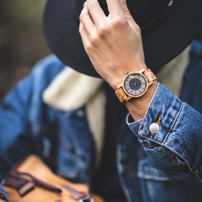 Solar wooden wristwatch Sonnenberg - olive wood