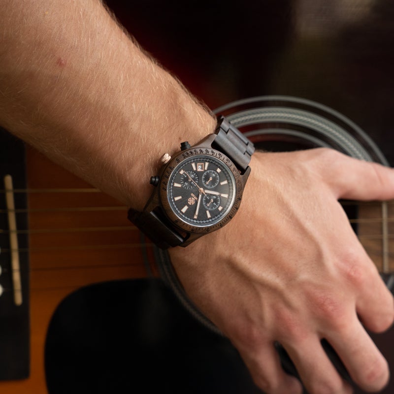 Holzarmbanduhr Chronograph Bergen schwarz - Sandelholz