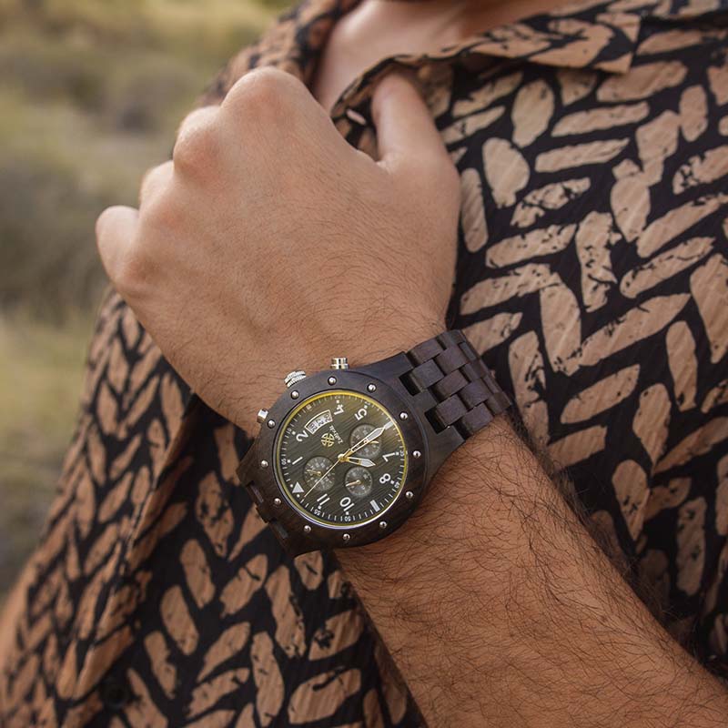 Wooden wristwatch Chronograph Geising black - sandalwood
