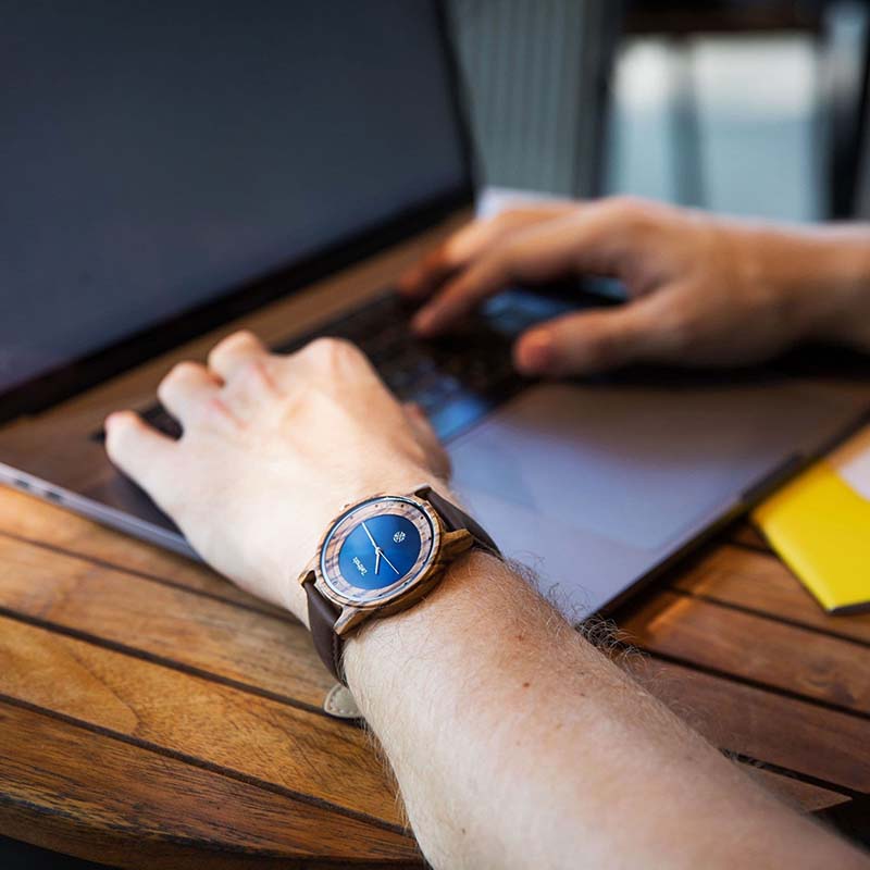 Wooden wristwatch Eibenstock - walnut