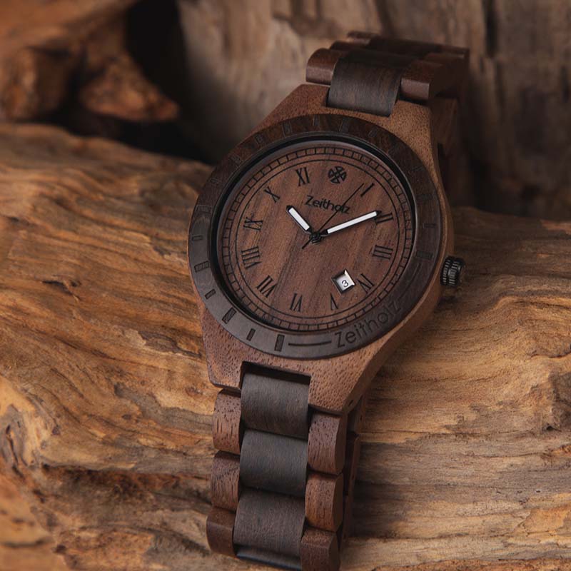 Wooden wristwatch Zittau - walnut &amp; sandalwood 